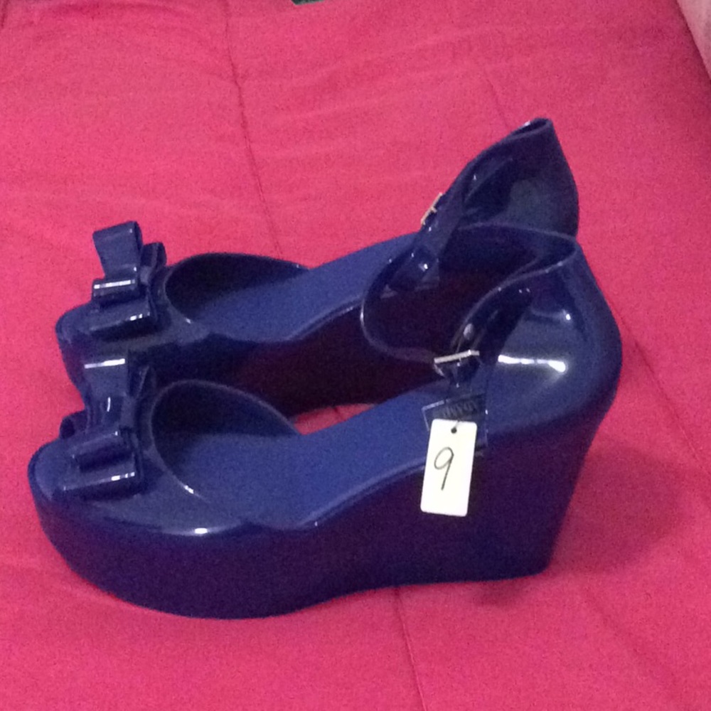 NWT Navy blue wedges with peep toe and bow